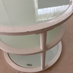 丸型ガラステーブル（可動式）の画像