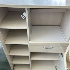 コンパクト スリム型 食器棚 まだまだ使えます！早い者勝ち！の画像