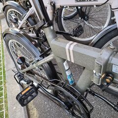 J1365【リユースのサカイ柏店】折りたたみ自転車　Jeep　６段変速　グレー　★店頭にて試乗可★ 簡易クリーニング済　　 中古自転車 　流山市  松戸市 我孫子市 鎌ヶ谷市 船橋市 守谷市 取手市の画像