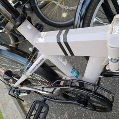J1366【リユースのサカイ柏店】折りたたみ自転車　Jeep　６段変速　ライトグレー　★店頭にて試乗可★ 簡易クリーニング済　　 中古自転車 　流山市  松戸市 我孫子市 鎌ヶ谷市 船橋市 守谷市 取手市　の画像