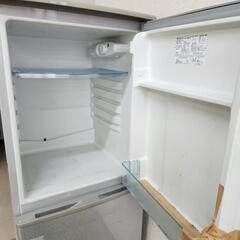 壊れた冷蔵庫の画像
