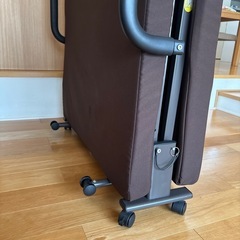 折りたたみベッドの画像