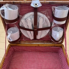 未使用 ピクニック 籠バッグ 食器付きの画像