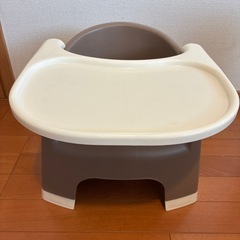 ベビー　椅子　机付きの画像