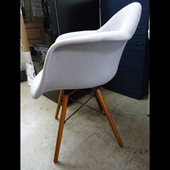 札幌お引き取り限定◆家具◆LOWYA◆アームシェルチェア/ウッド脚ファブリック張地/DAWリプロダクト◆W62 D62 H82の画像
