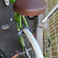 J1372【リユースのサカイ柏店】折りたたみ自転車　QUICHE　6段変速　ホワイト　★店頭にて試乗可★ 簡易クリーニング済　　 中古自転車 　流山市  松戸市 我孫子市 鎌ヶ谷市 船橋市 守谷市 取手市　の画像