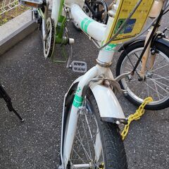 J1372【リユースのサカイ柏店】折りたたみ自転車　QUICHE　6段変速　ホワイト　★店頭にて試乗可★ 簡易クリーニング済　　 中古自転車 　流山市  松戸市 我孫子市 鎌ヶ谷市 船橋市 守谷市 取手市　の画像