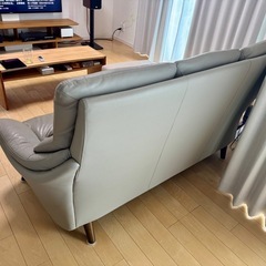 ニトリ　コウテイ３　ベージュ本革　スツールとカバー２種類付きの画像