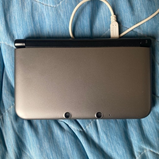 任天堂 3DS  LL 本体 充電器、ソフト数本付き 
