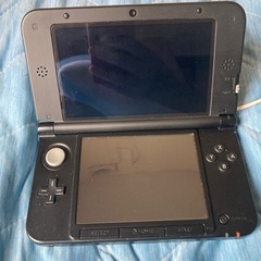 任天堂 3DS  LL 本体 充電器、ソフト数本付き の画像