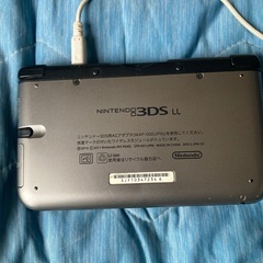 任天堂 3DS  LL 本体 充電器、ソフト数本付き の画像