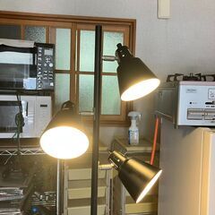 3連式 照明スタンドスタンド式照明の画像