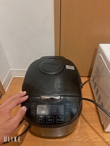 冷蔵庫、電気ポット、電子レンジ、炊飯器