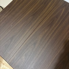 折りたたみテーブルの画像