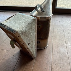 養蜂器具燻煙器の画像