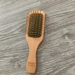 新品未使用ナチュラルアイランドのブラシの画像