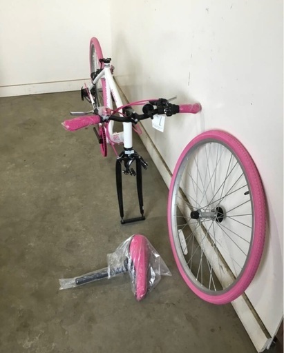 A-72 △ v 岐阜発/ 未使用/ GRAPHIS/ クロスバイク/ 26インチ/ 6段変速/ ペダルなし/ Fリム留め具欠品/ R7.6/22 △