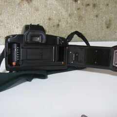 日本製　CANON　キャノン　EOS　１００　QD　作動未確認　フィルムカメラ　専用バッグ・取説付　キャップ蓋なし　　の画像