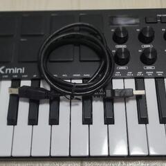 midi controler akai mpk mini の画像