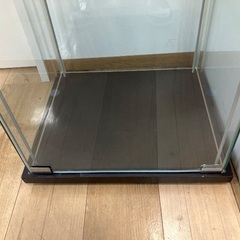 【軽トラック90分無料貸出サービス有】デトルフ4段ガラスケース　IKEAの画像