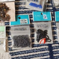 ビーズ、チャームほかの画像