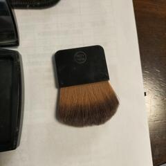 シャネルのコンパクト、ブラシの画像