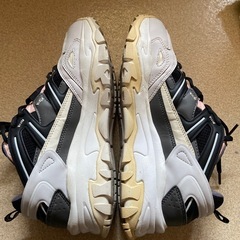 Aklll CLASSC  スニーカー
の画像