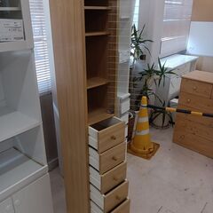 リユースのサカイ栃木店★ジモティ割あり★ 志水木工株式会社 棚 ベージュ W26×D29×H176 クリーニング済み TC10370の画像