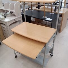 リユースのサカイ栃木店★ジモティ割あり★  デスク ベージュ W75×D50×H126 クリーニング済み TC10371の画像