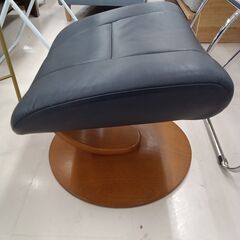 リユースのサカイ栃木店★ジモティ割あり★  オットマン ブラウン×ダークブルー W52×D44×H41 クリーニング済み TC10374の画像