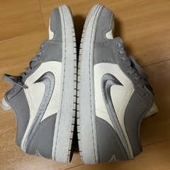 Nike Air Jordan 1 Low "Light Steel Grey"の画像