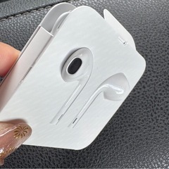 新品未使用 iPhone イヤホン ライトニング イヤフォンの画像