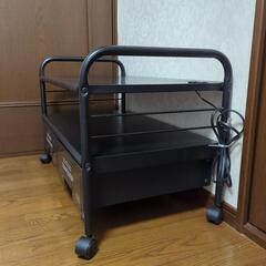 【引取りに来て頂ける方限定】スチール製収納ラック　キャスター付きの画像