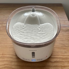 プラスアクア うちのこエレクトリック製 循環浄水給水器の画像