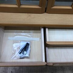 ★リユースのサカイ幸手店★SJ10253★ジモティ割あり★  食器棚 ベージュ W81×D46×H195 クリーニング済み の画像