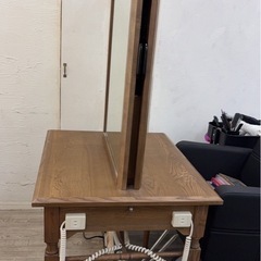 美容室　美容室　理容室　セット面　鏡　セット椅子の画像