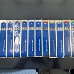 新品未使用【まとめ売り・個別売可】用紙入れ（A1）、シャープ芯、ケント紙（A2）の画像