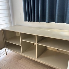 IKEAのスチールキャビネットの画像