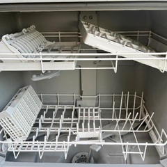 ★Panasonic 電気食器洗い乾燥機 NP-TH2-N 2018年製の画像