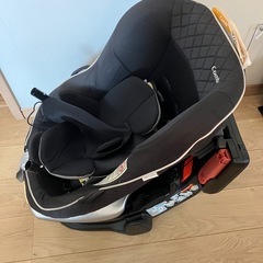 コンビ　ラクティアターン　チャイルドシートの画像