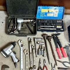エアー工具・ハンドツール◆充電器・色々セットの画像