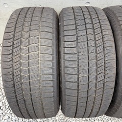 イボ付き❗️225/45/18冬グットイヤーの画像