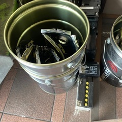 鉄、廃バッテリー、ペール缶の画像