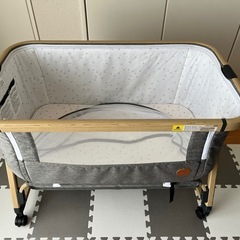 ※受け渡し者決定【目立った傷汚れなし】🌟HZDMJベビーベッドの画像