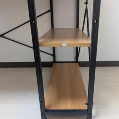 ラック付きデスクの画像