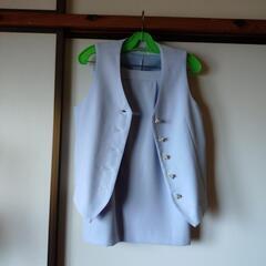 肩パット入りの昔のスーツの画像