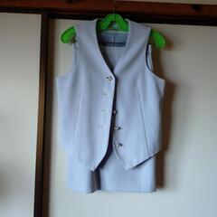 肩パット入りの昔のスーツの画像