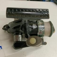 0825-188 【無料】 800番　スピニングリール　※錆、剥げあり※の画像