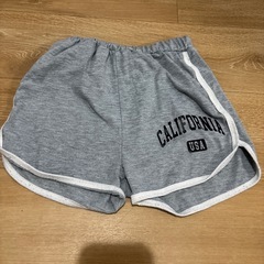 小学生の服の画像