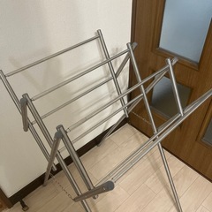 折り畳み洗濯干しの画像